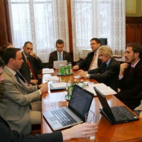 Digitális Konzultáció: ötpárti egyeztetés a Digitális Magyarországról Digitális Konzultáció: ötpárti egyeztetés a Digitális Magyarországról