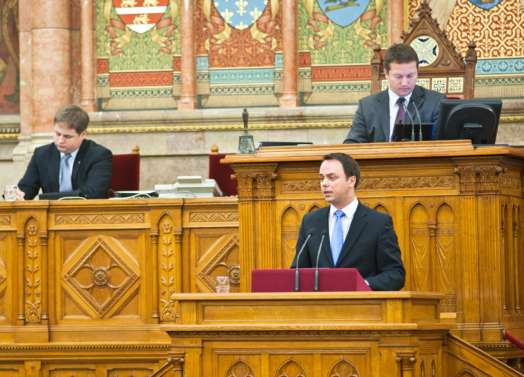 Hozzászólás az alkotmány vitájához
