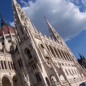 Egy év intenzív kormányzati munka Egy év intenzív kormányzati munka