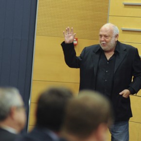 Közéleti találkozó Andrew G. Vajnával Közéleti találkozó Andrew G. Vajnával