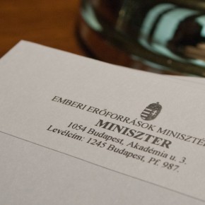 Miniszterelnöki biztos az Emberi Erőforrások Minisztériumában Miniszterelnöki biztos az Emberi Erőforrások Minisztériumában