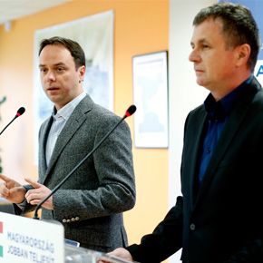 Egyesülhet az Eszterházy Károly és a Károly Róbert Főiskola Egyesülhet az Eszterházy Károly és a Károly Róbert Főiskola
