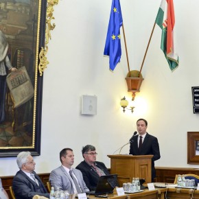 Gyorsan és hatékonyan juthatunk fejlesztési pénzekhez Gyorsan és hatékonyan juthatunk fejlesztési pénzekhez