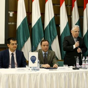 Építsünk együtt egy fejlődő Heves megyét! Építsünk együtt egy fejlődő Heves megyét!