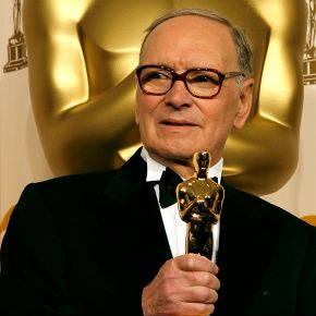 Egri Bikavért kapott ajándékba Ennio Morricone Egri Bikavért kapott ajándékba Ennio Morricone