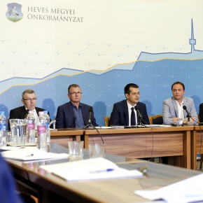 Előrehozhatják a későbbre szánt uniós pénzeket Előrehozhatják a későbbre szánt uniós pénzeket