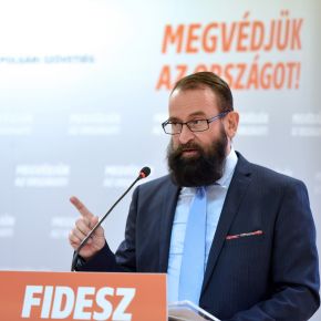 Szájer: évszázados értékeket kell megvédenünk! Szájer: évszázados értékeket kell megvédenünk!