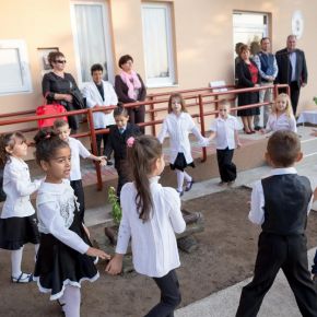 Átadták a felújított sarudi óvodát Átadták a felújított sarudi óvodát