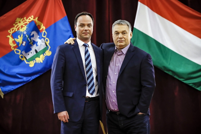 Orbán Viktor ajánlásokat gyűjtött Nyitrai Zsoltnak Egerben!