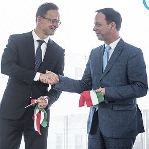 Közel nyolcszáz munkahely a ZF új egri gyárában Közel nyolcszáz munkahely a ZF új egri gyárában