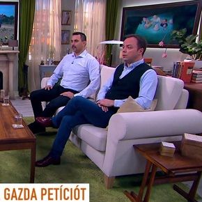 Szécsi Zoltán a gazdapetíció százezredik aláírója Szécsi Zoltán a gazdapetíció százezredik aláírója