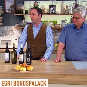 Egri borospalack a Mokkában Egri borospalack a Mokkában