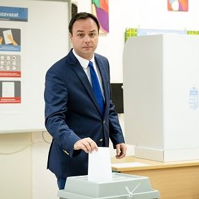Szavazzunk Habis Lászlóra és a Fidesz megyei listájára! Szavazzunk Habis Lászlóra és a Fidesz megyei listájára!