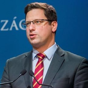 Az AOSZ vezetői Gulyás Gergely miniszterrel egyeztettek Az AOSZ vezetői Gulyás Gergely miniszterrel egyeztettek